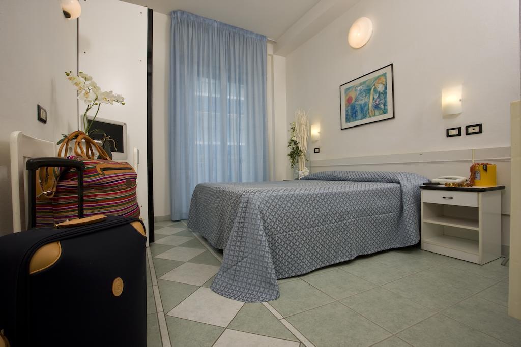 Hotel Elite Cattolica Pokoj fotografie